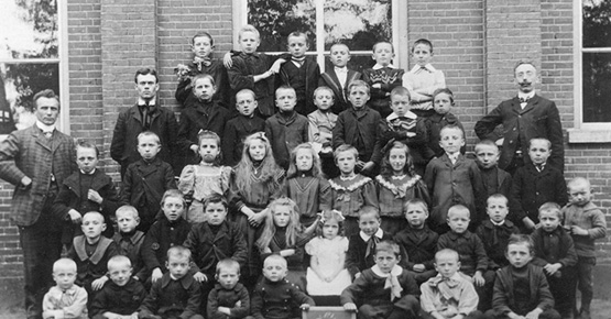 Klassenfoto historie vroeger Bij Cornelis regio Den Bosch